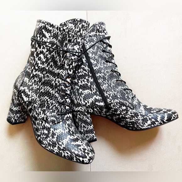 Longchamp B+W Lace-up Boots - Picture 5 of 16